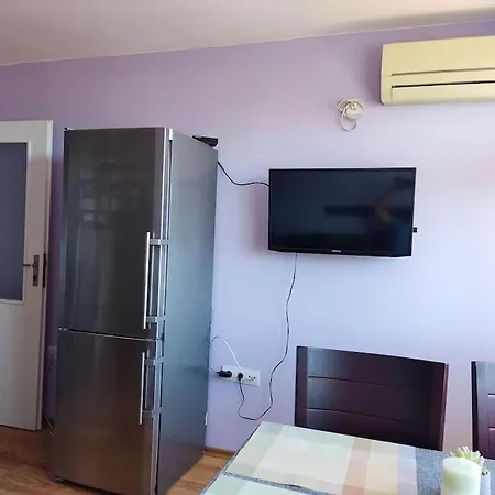July's House, Luxury, Sea View ヴァルナ