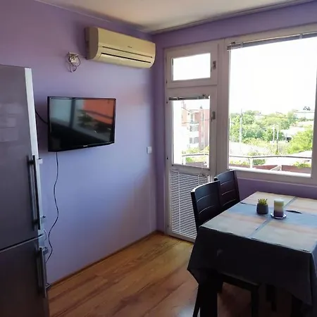 July's House, Luxury, Sea View ヴァルナ